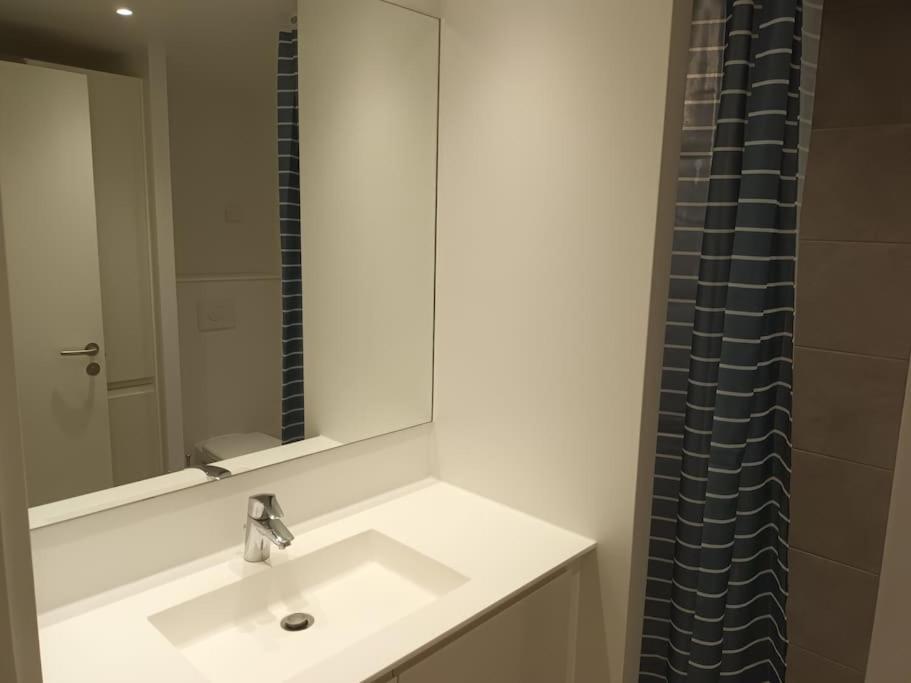 Fully Equipped Apartment, 15 Min To Downtown Lejlighed